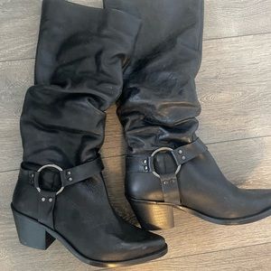Never worn lintervalle boots